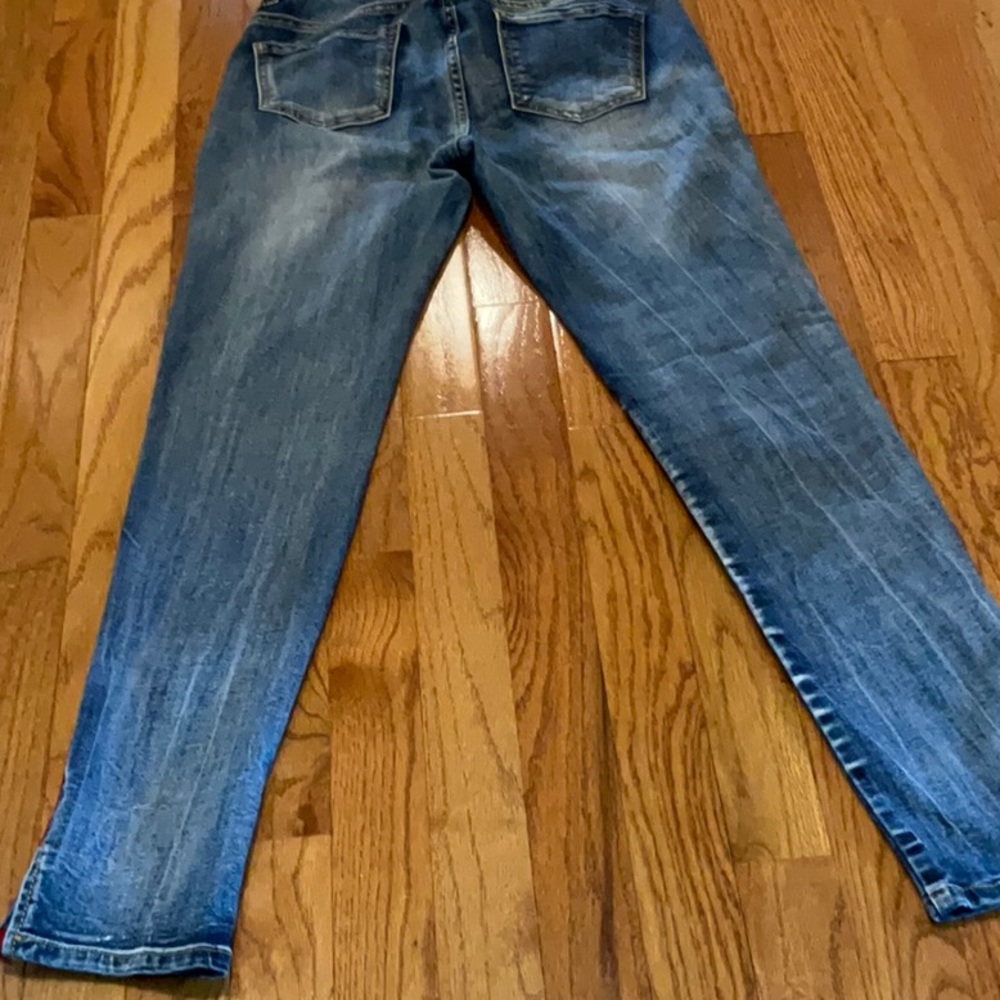Blue Topic~Skinny Distressed~Cute 💙❤️ - Picture 8 of 11